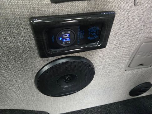 New 2025 Ford Transit 150 Explorer Limited SE image 30