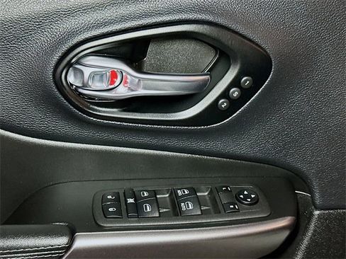 Certified 2022 Jeep Cherokee Limited image 15