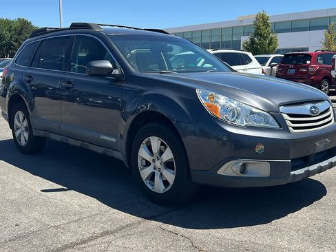Used 2011 Subaru Outback 2.5i Premium w/ All-Weather Pkg AWD/4WD image 3