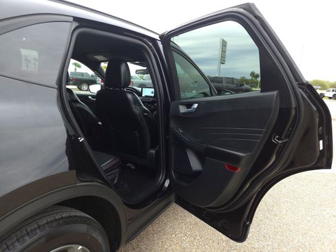 Used 2025 Ford Escape ST-Line image 15