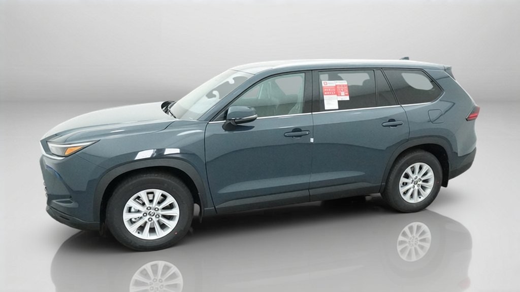 New 2026 Toyota Grand Highlander XLE FWD image 3