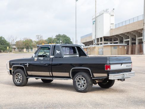 Used 1986 Chevrolet C/K Truck 2500 image 13