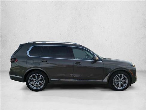 Certified 2026 BMW X7 xDrive40i w/ Premium Package AWD/4WD image 4
