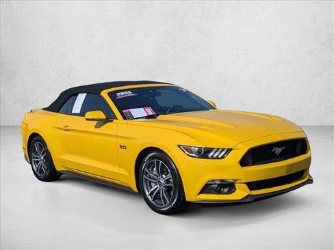 Used 2017 Ford Mustang GT Premium image 3