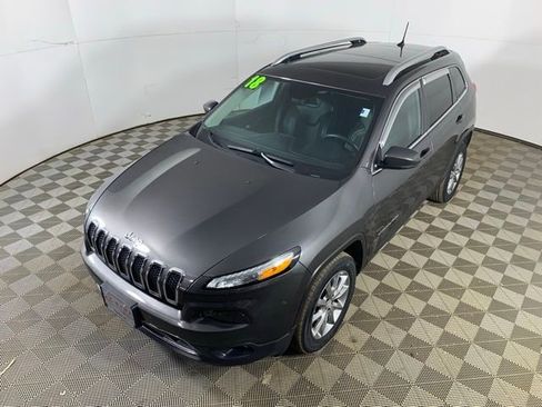 Used 2018 Jeep Cherokee Limited w/ Trailer Tow Group image 9