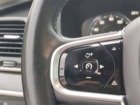 Used 2018 Volvo XC90 T6 Momentum w/ Momentum Plus Package image 23
