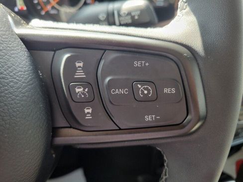 Used 2025 Jeep Gladiator Sport AWD/4WD image 18