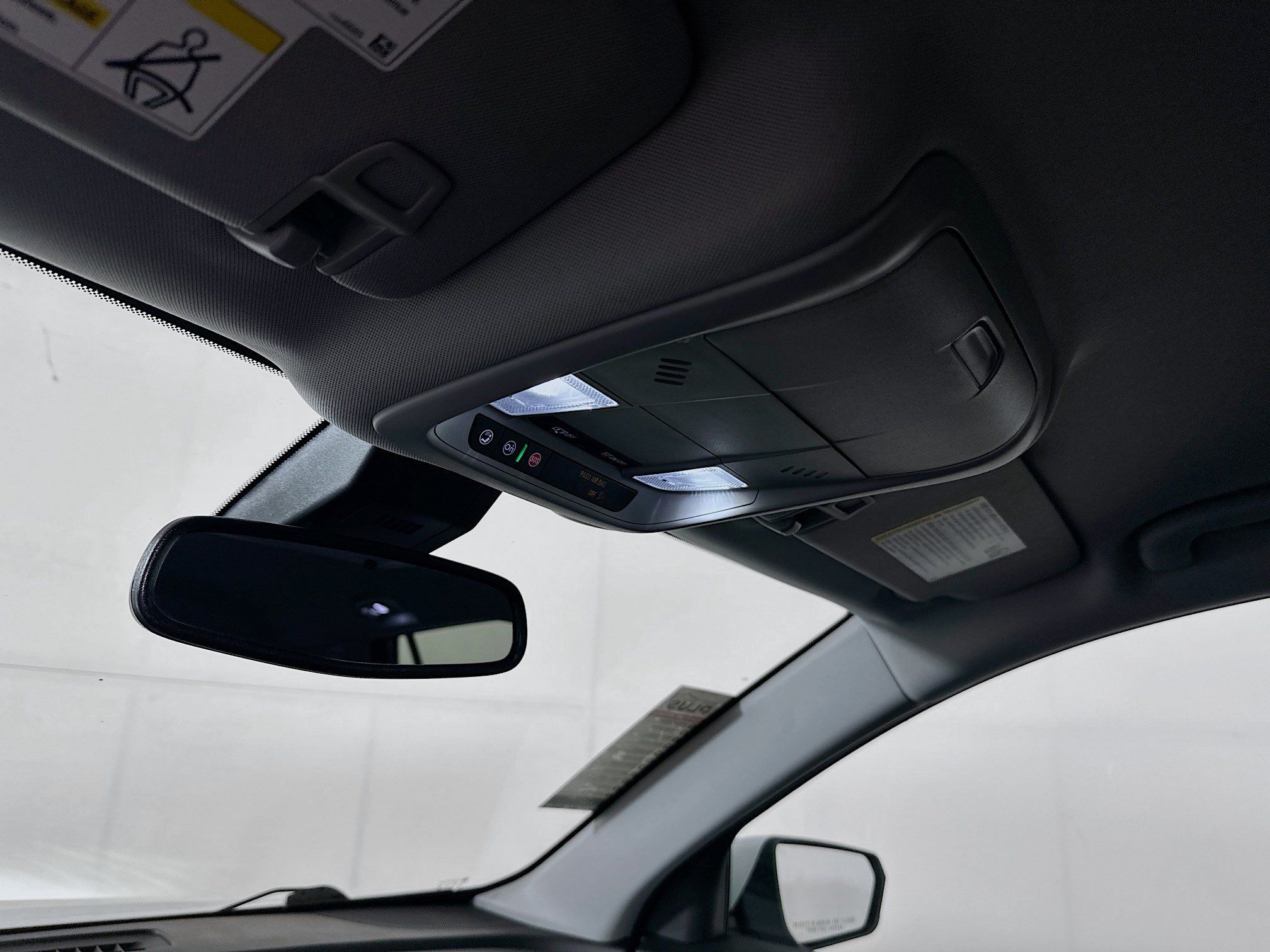 Used 2024 GMC Terrain SLE FWD image 18