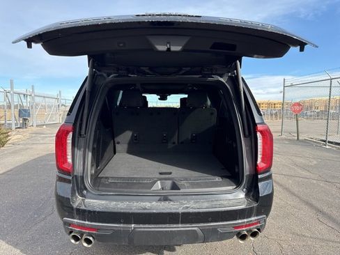 Used 2023 GMC Yukon XL Denali Ultimate image 8
