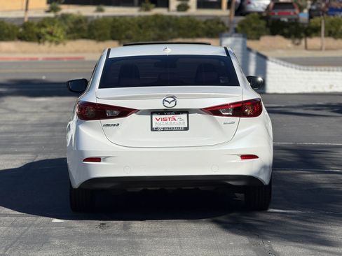 Used 2018 MAZDA MAZDA3 Grand Touring image 4