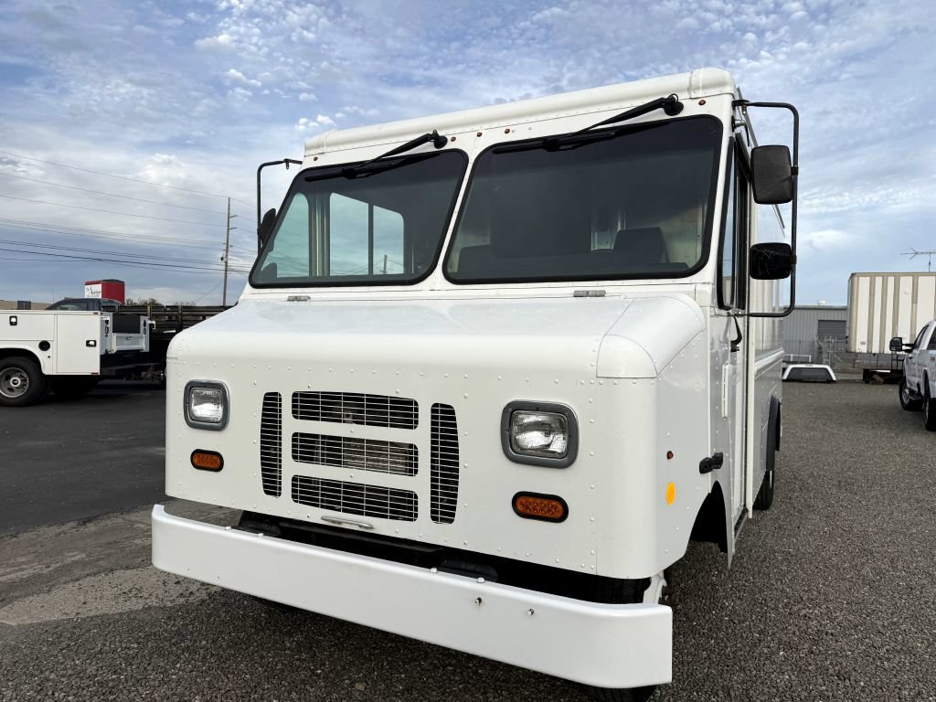 Used 2017 Ford E-350 and Econoline 350 Super Duty w/ A/C Prep Package RWD image 3