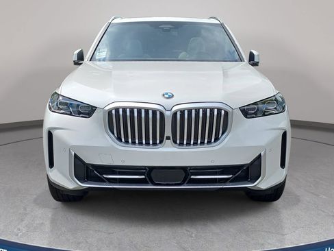 New 2026 BMW X5 xDrive40i w/ Premium Package AWD/4WD image 2