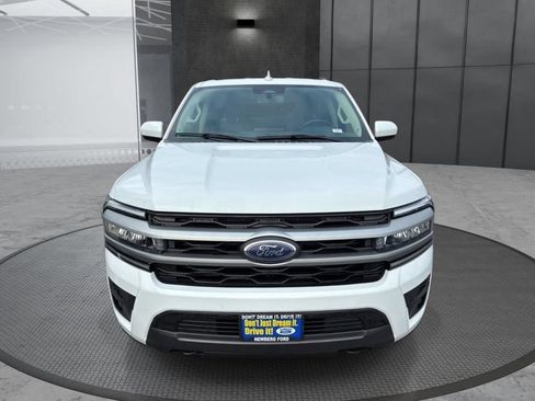 Used 2023 Ford Expedition XLT AWD/4WD image 2