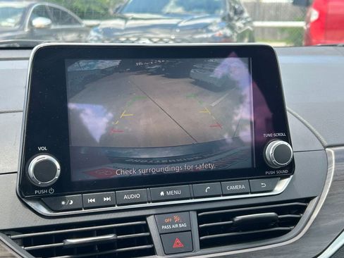 Used 2025 Nissan Altima 2.5 SV FWD image 28
