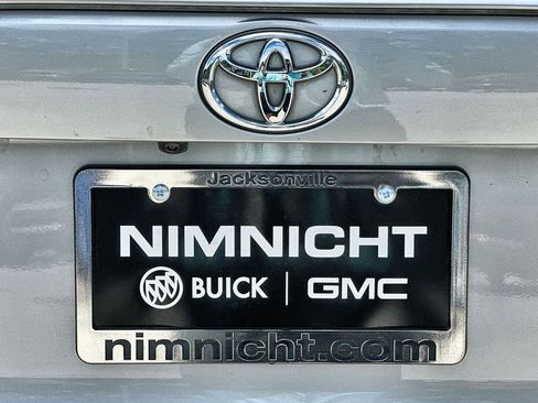 Used 2022 Toyota RAV4 Limited AWD/4WD image 32