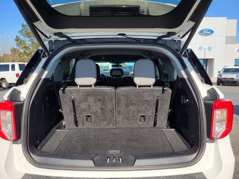 Certified 2022 Ford Explorer XLT w/ Equipment Group 202A image 13