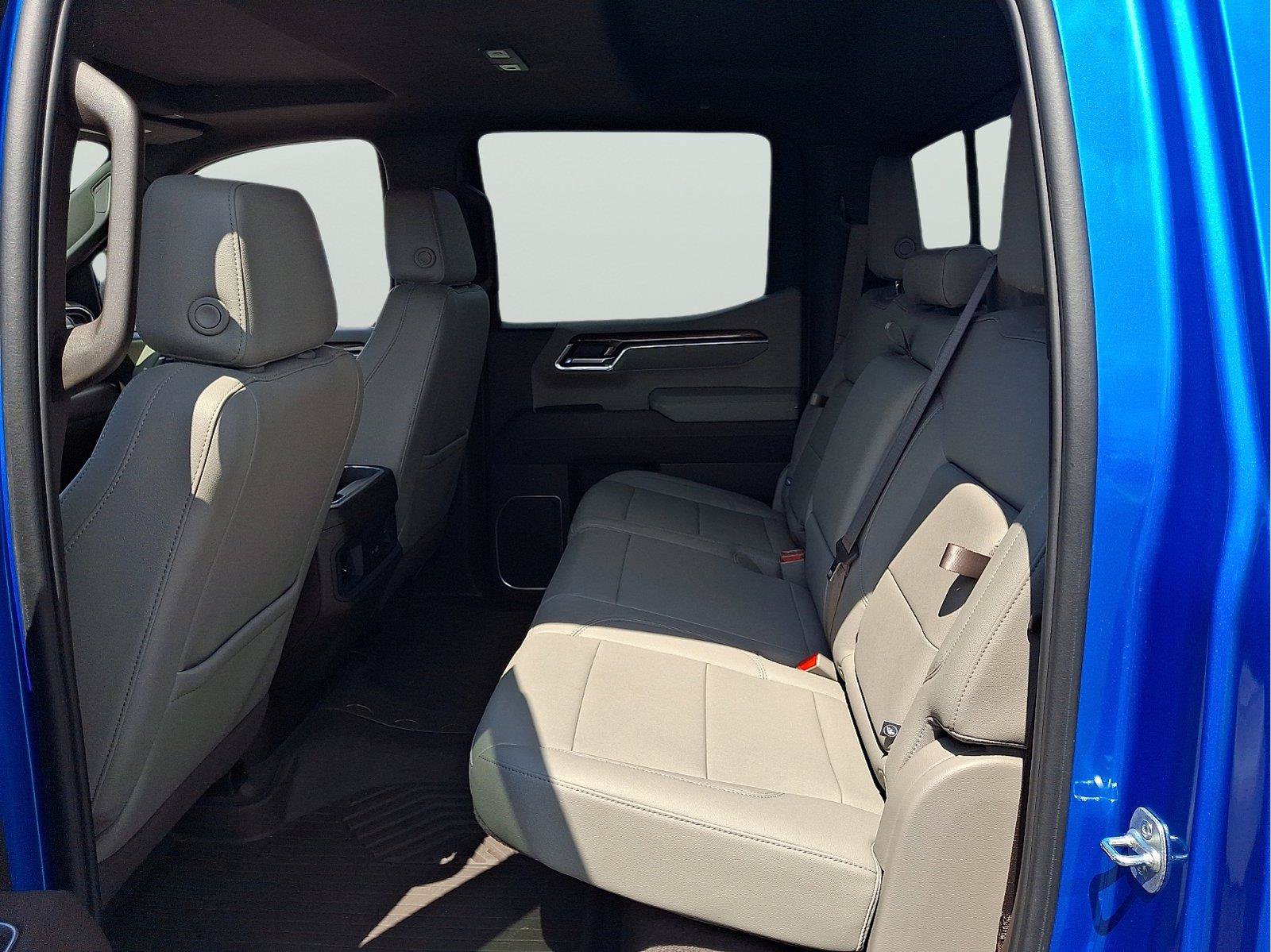 Used 2025 Chevrolet Silverado 1500 RST AWD/4WD image 8