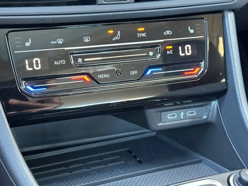 New 2026 Volkswagen Jetta SE FWD image 19