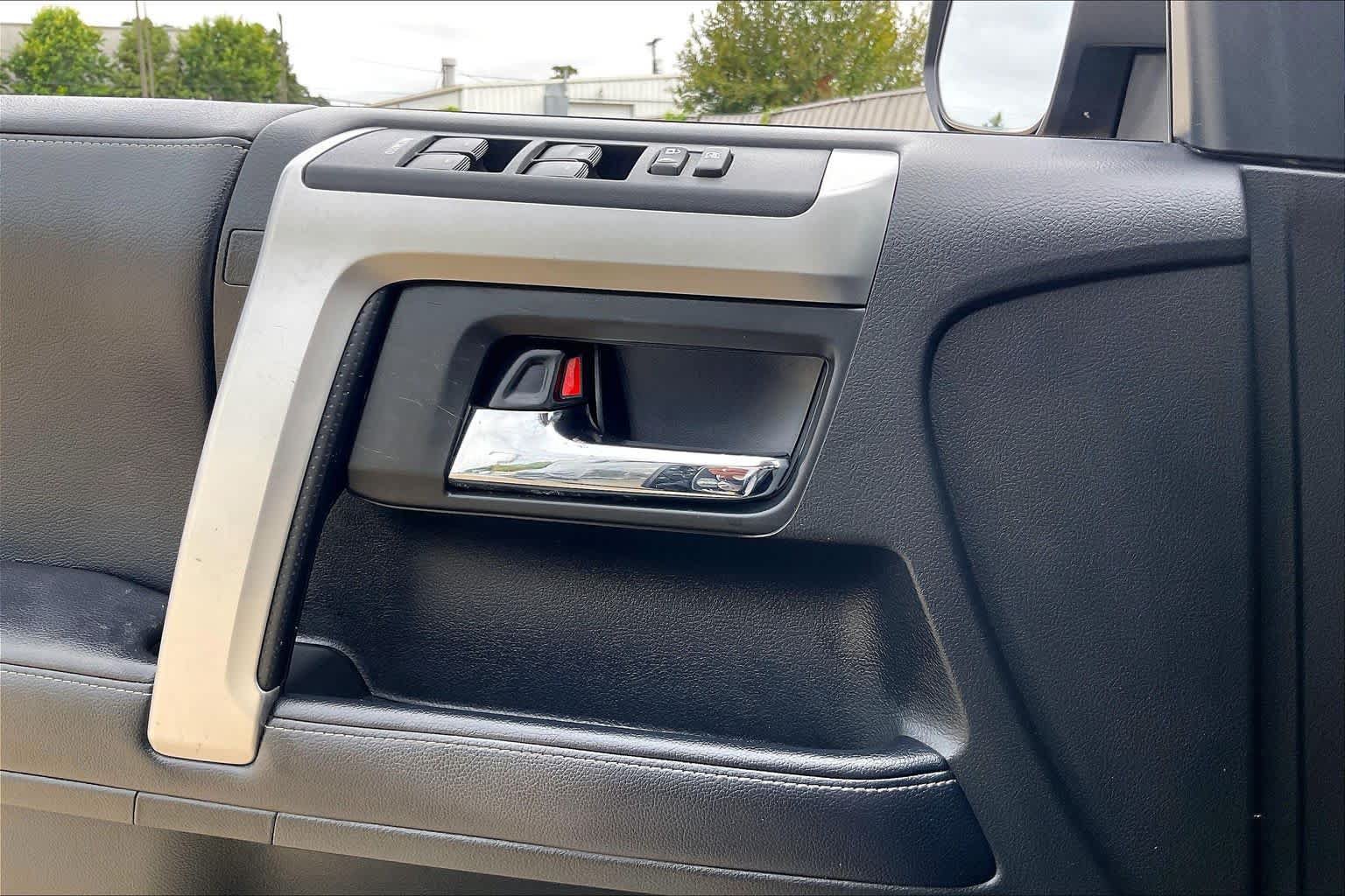 Used 2019 Toyota 4Runner SR5 Premium RWD image 28