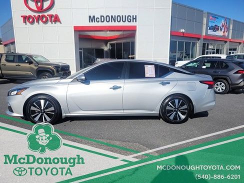 Used 2021 Nissan Altima 2.5 SV w/ SV Premium Package image 2