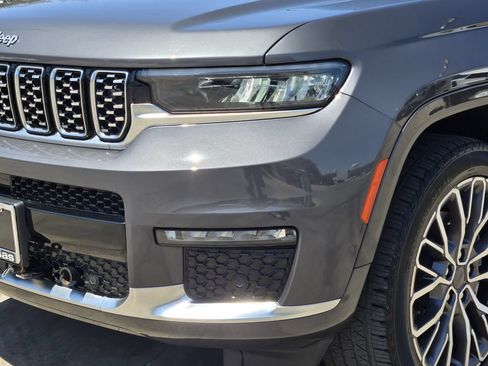 Used 2023 Jeep Grand Cherokee L Summit AWD/4WD image 12