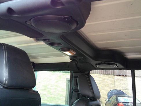 Used 2014 Jeep Wrangler Unlimited Sahara w/ Dual Top Group AWD/4WD image 14