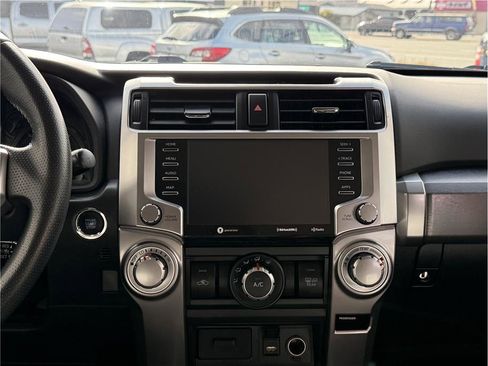 Used 2022 Toyota 4Runner SR5 Premium image 28