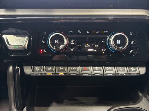 Used 2024 GMC Sierra 2500 AT4X image 38