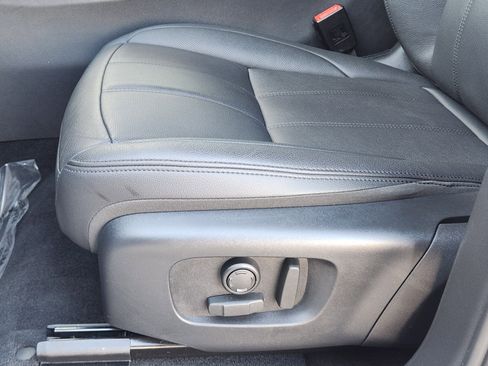 Certified 2026 Land Rover Range Rover Evoque Dynamic SE image 25