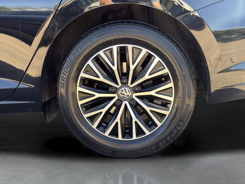 Used 2021 Volkswagen Jetta R-Line image 11