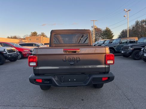 New 2026 Jeep Gladiator Sport image 6