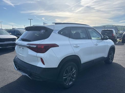 Certified 2023 Kia Seltos S FWD image 2