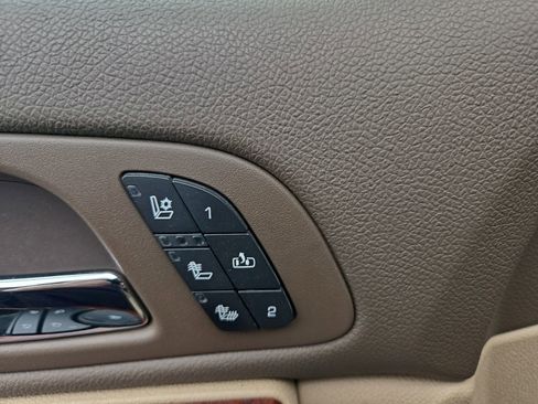 Used 2012 Chevrolet Tahoe LTZ AWD/4WD image 10