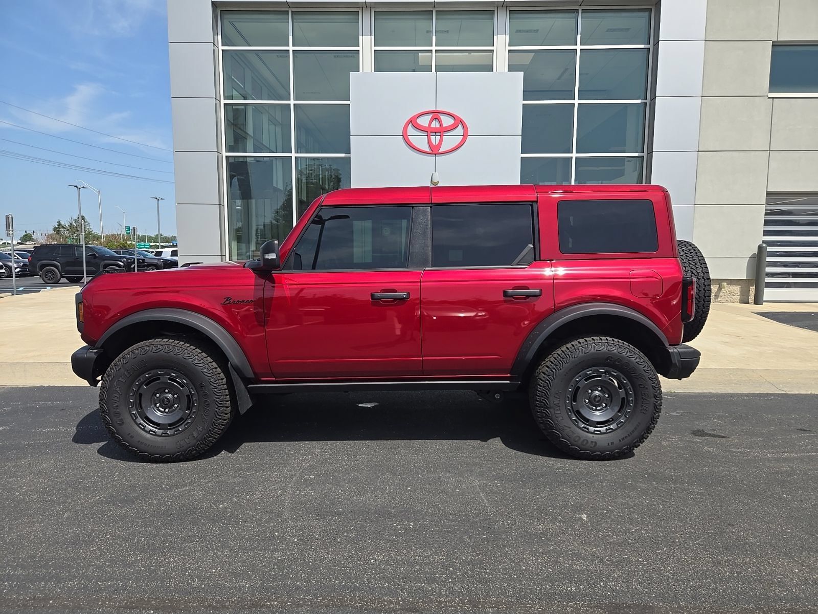 Used 2025 Ford Bronco Badlands AWD/4WD image 11