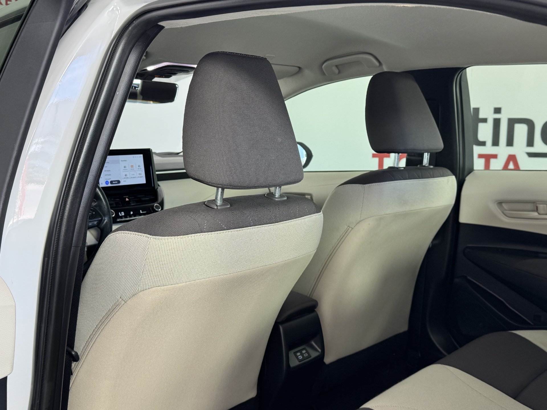Used 2025 Toyota Corolla LE FWD image 16