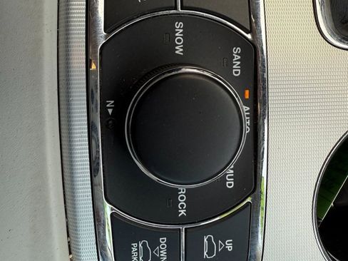 Used 2019 Jeep Grand Cherokee Summit image 15