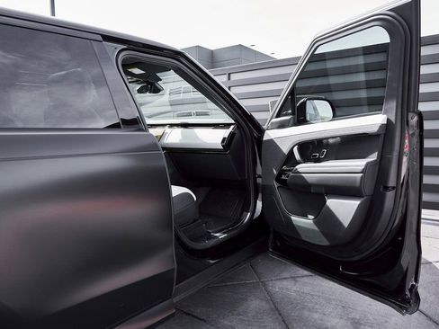 Used 2025 Land Rover Range Rover Sport Dynamic SE image 21