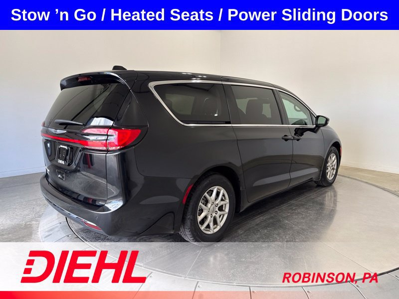 Used 2024 Chrysler Pacifica Touring-L FWD image 7