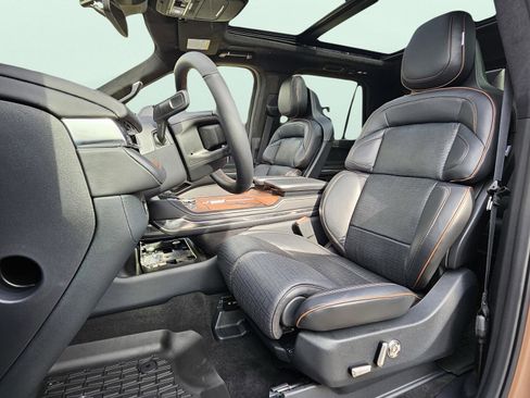 New 2025 Lincoln Navigator Black Label image 13