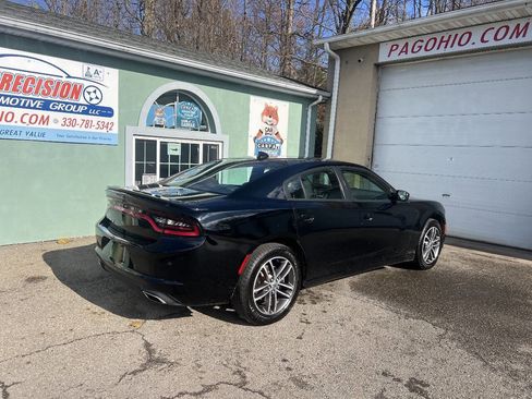 Used 2019 Dodge Charger SXT image 4