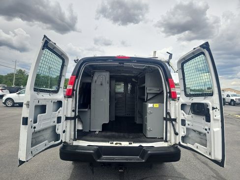 Used 2015 Chevrolet Express 2500 RWD image 10