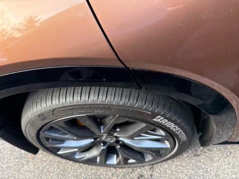 Certified 2025 Toyota Crown Signia image 33