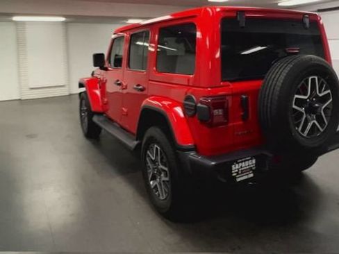 Used 2025 Jeep Wrangler Unlimited Sahara w/ Safety Group AWD/4WD image 7