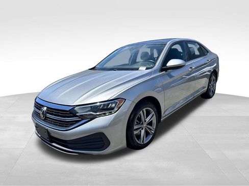 Used 2024 Volkswagen Jetta SE FWD image 6