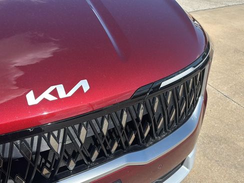 Certified 2026 Kia Carnival FWD image 31