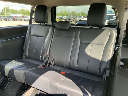 Used 2024 Ford Expedition Max XLT AWD/4WD image 58
