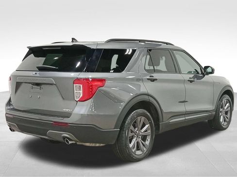 Certified 2024 Ford Explorer XLT w/ Equipment Group 202A AWD/4WD image 3