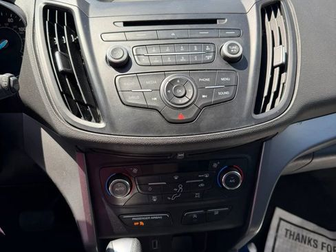 Used 2017 Ford Escape SE FWD image 6
