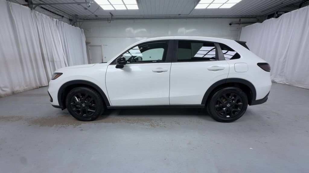 Used 2025 Honda HR-V Sport image 20