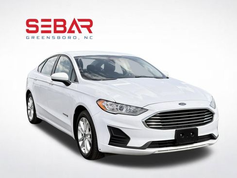 Used 2019 Ford Fusion SE FWD image 3